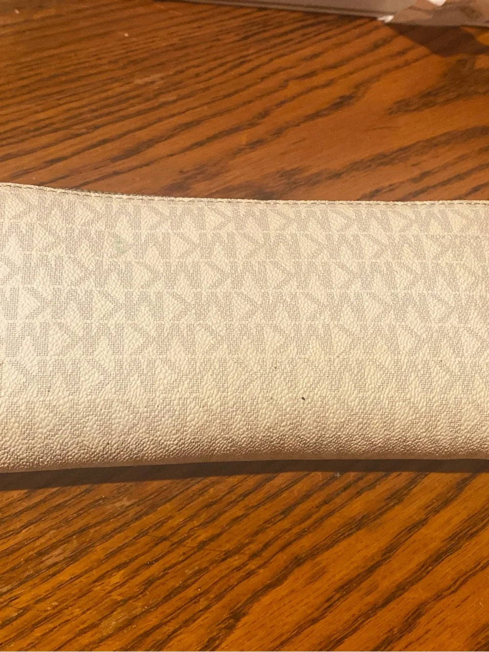 Michael Kors Men's Cream Textured Leather Wallet with Silver Logo